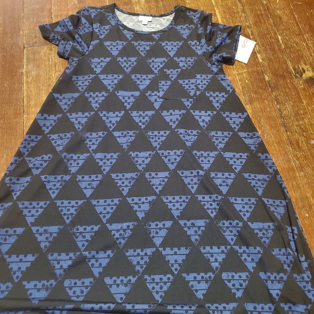 NWT lularoe small black and blue triangle carly